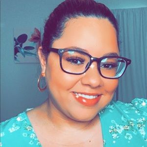 Meet your Posher, Jennyfer